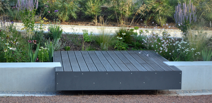 individuelle Podeste Schulhofmöbel Ney